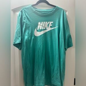 Men’s XXL Nike shirt